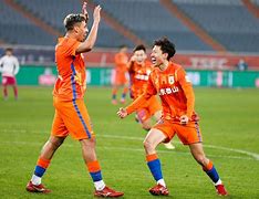 国际足联世俱杯-安格斯主场迎战昂热，实力对比引人期待
